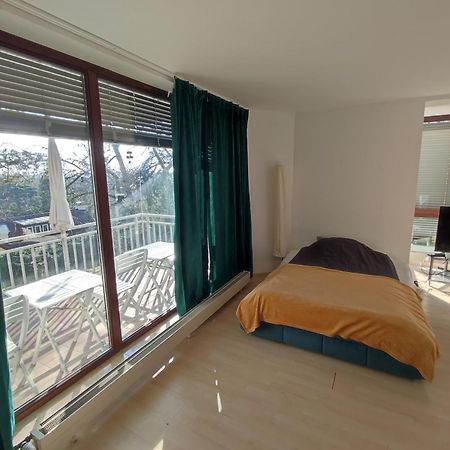 Workation Nature View Mit Balkon, Indoor Pool, Kueche Tiefgarage Auf Anfrage 威斯巴登 外观 照片