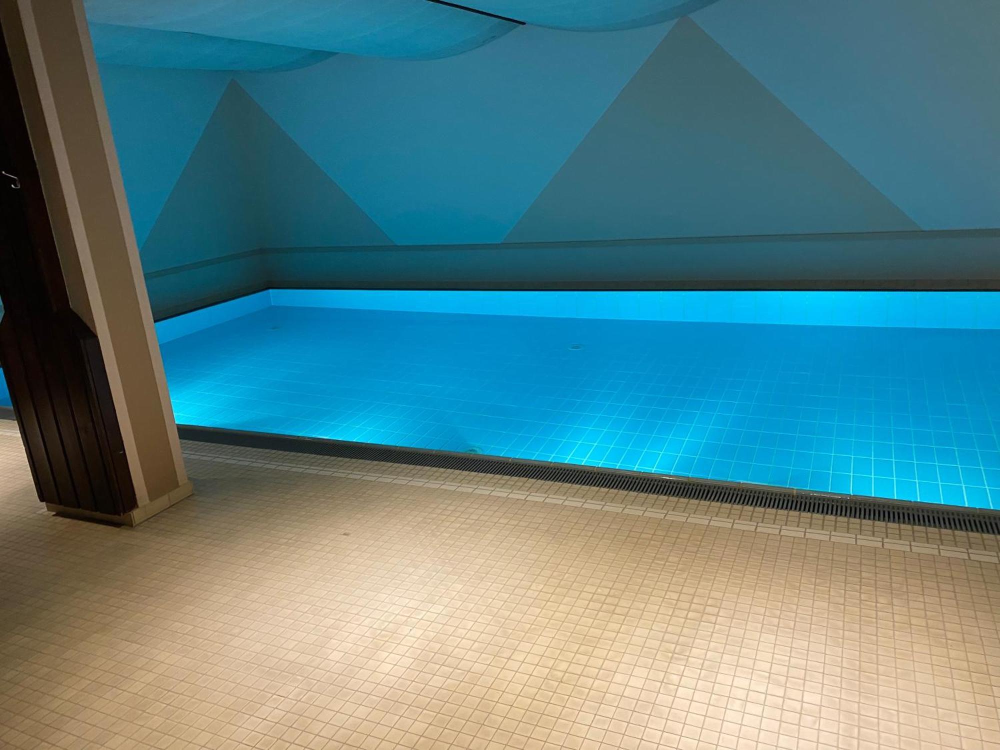 Workation Nature View Mit Balkon, Indoor Pool, Kueche Tiefgarage Auf Anfrage 威斯巴登 外观 照片
