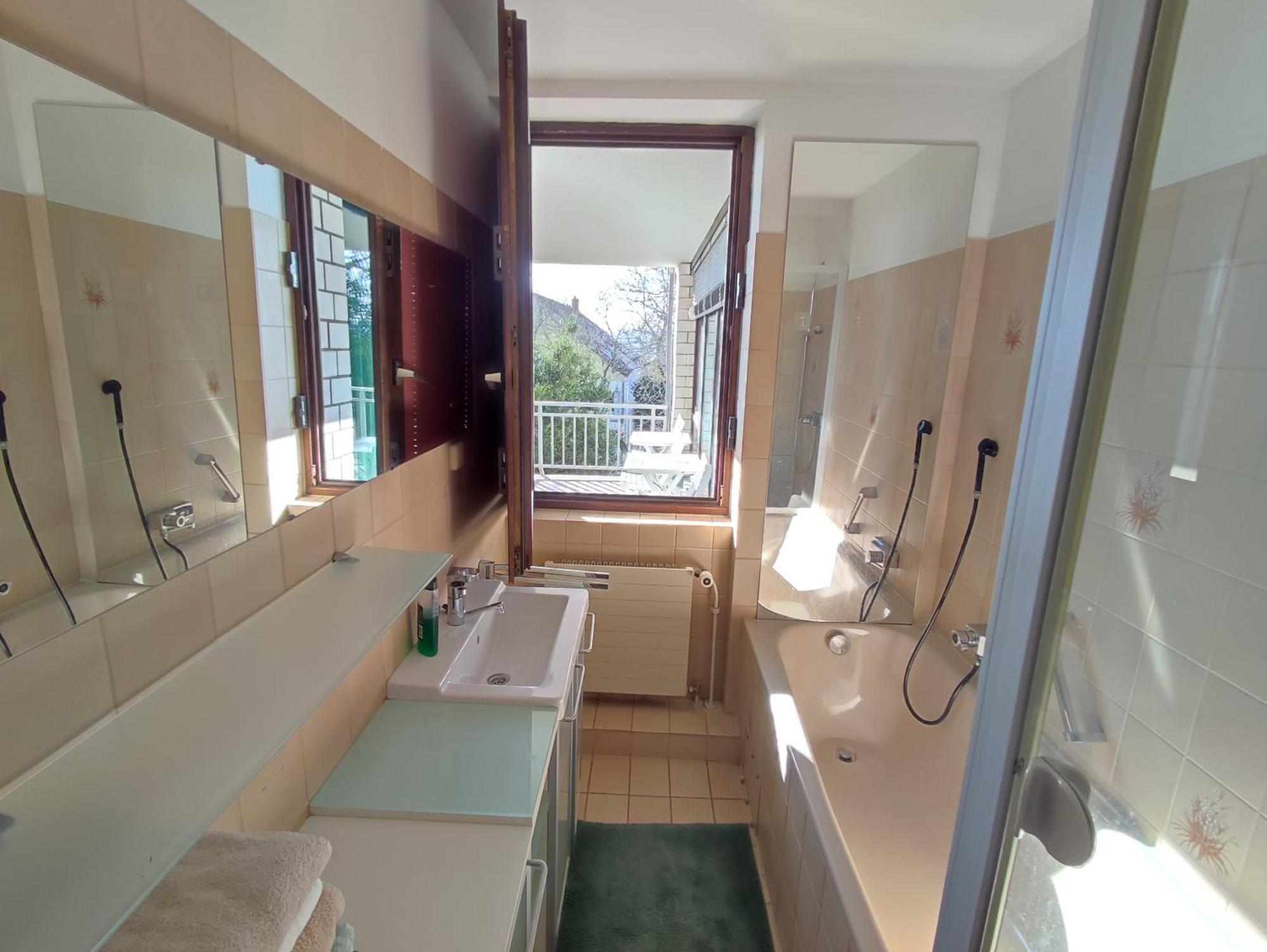 Workation Nature View Mit Balkon, Indoor Pool, Kueche Tiefgarage Auf Anfrage 威斯巴登 外观 照片