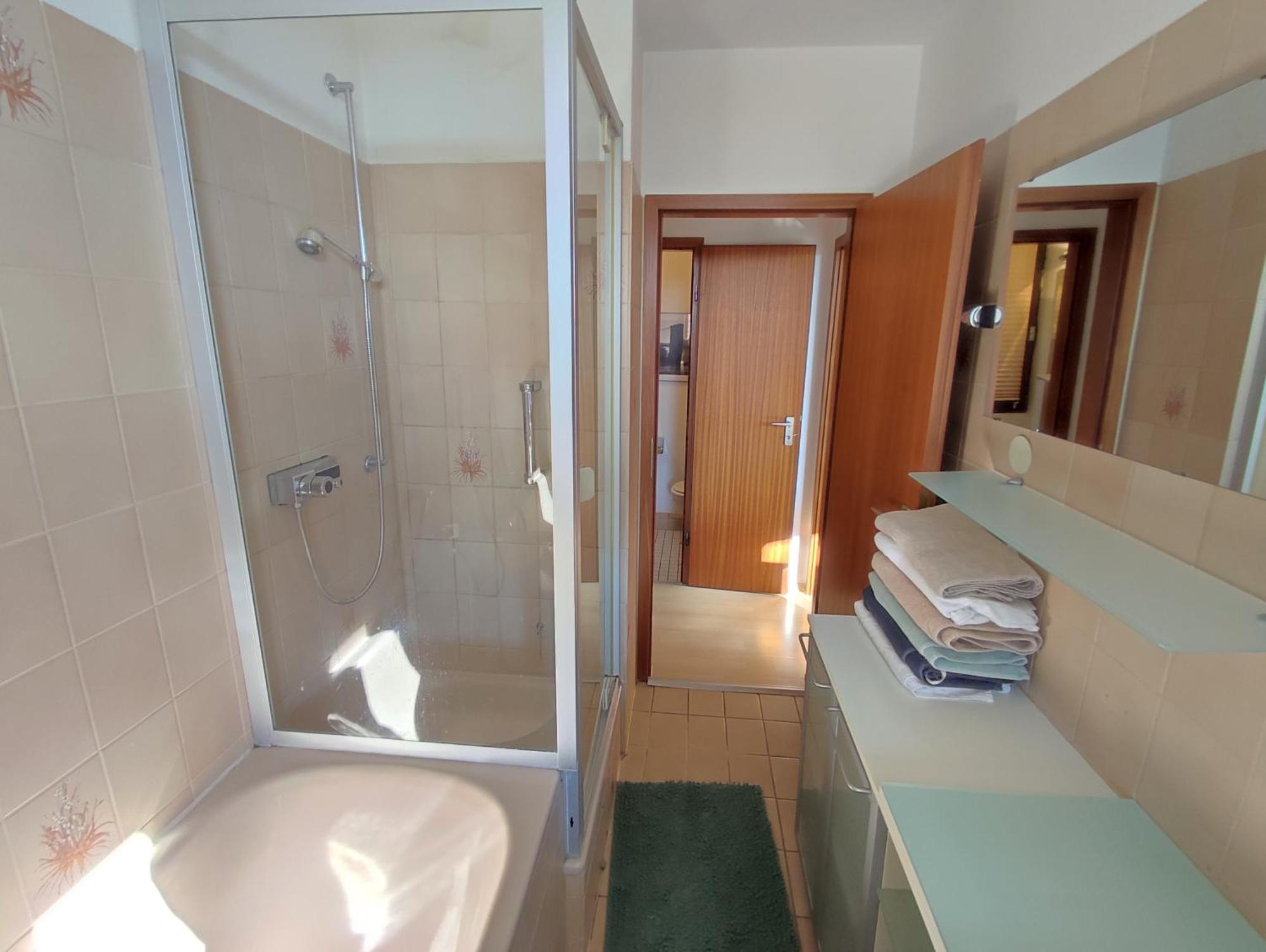 Workation Nature View Mit Balkon, Indoor Pool, Kueche Tiefgarage Auf Anfrage 威斯巴登 外观 照片