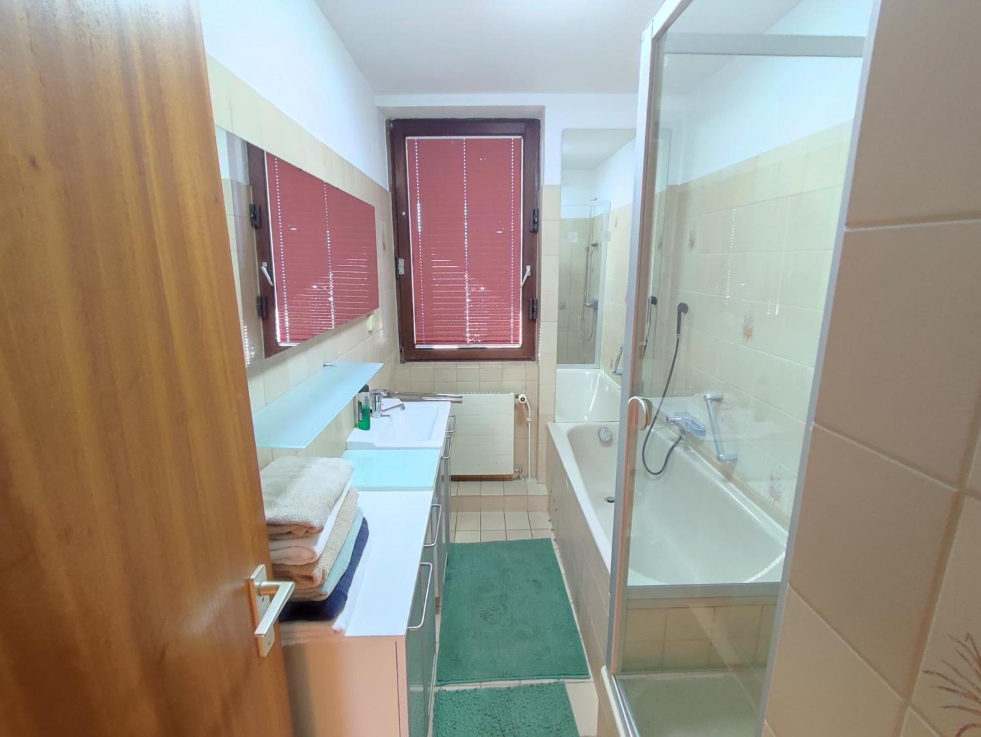 Workation Nature View Mit Balkon, Indoor Pool, Kueche Tiefgarage Auf Anfrage 威斯巴登 外观 照片