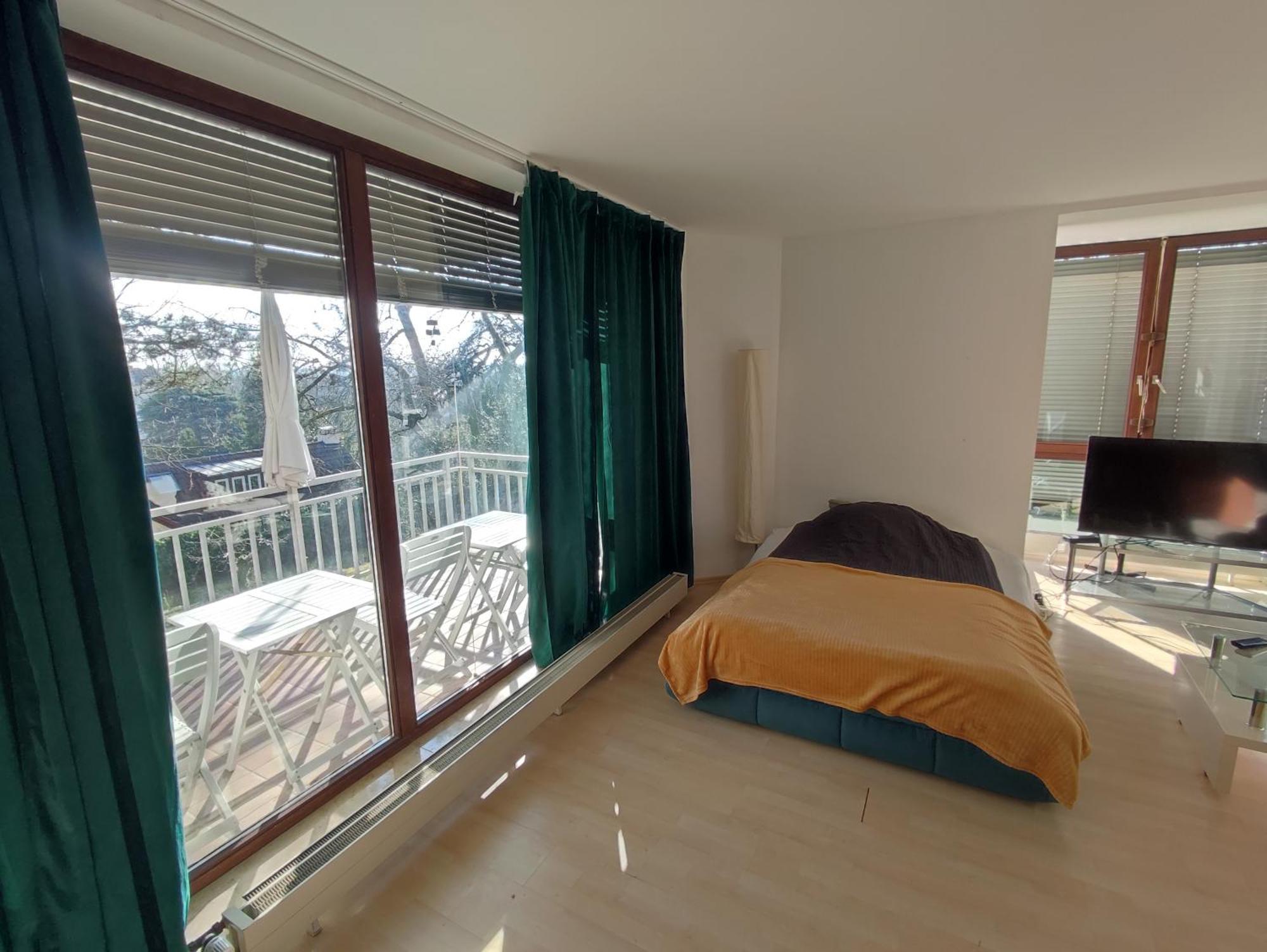 Workation Nature View Mit Balkon, Indoor Pool, Kueche Tiefgarage Auf Anfrage 威斯巴登 外观 照片