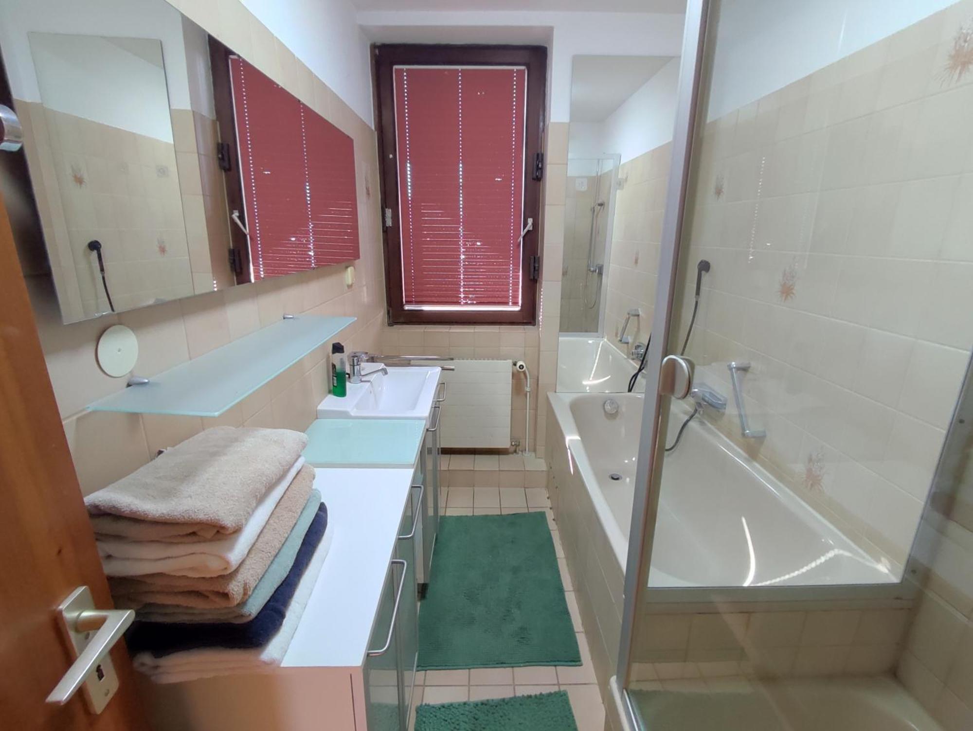 Workation Nature View Mit Balkon, Indoor Pool, Kueche Tiefgarage Auf Anfrage 威斯巴登 外观 照片